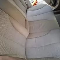 Asientos de auto después de limpieza profesional